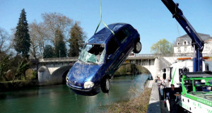 Sortie d'épave d'un fleuve.